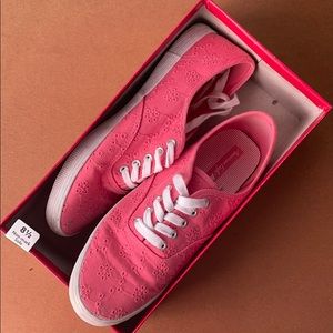 American Eagle Coral Eyelet Sneaker